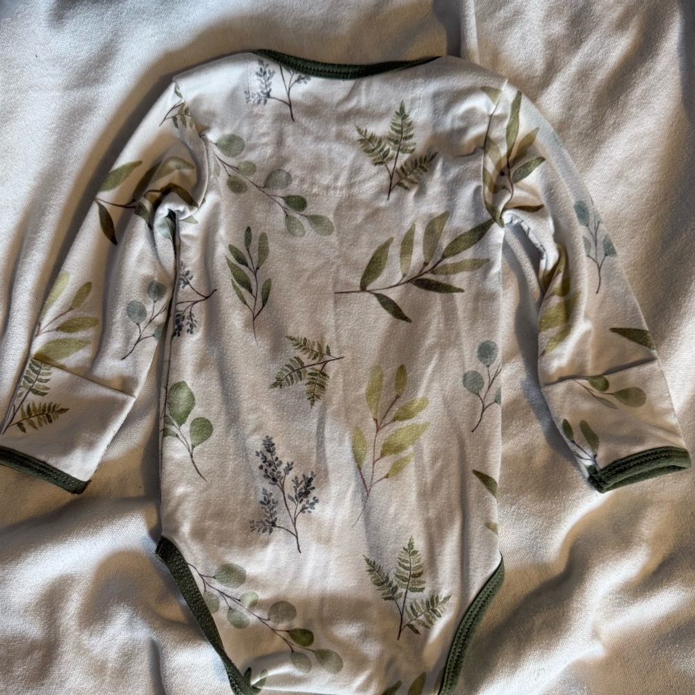 Copper Pearl Onesies - 3 new size 0-3mo, 1 gently used 3-6mo - price is for ALL - Picture 11 of 12